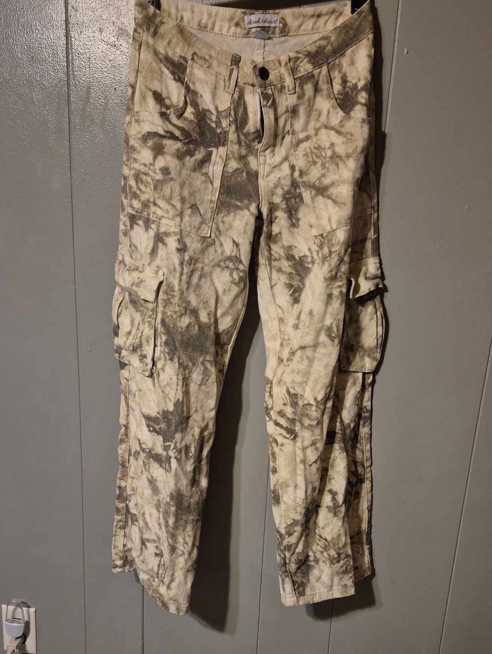 Derek Heart Beige and Gray Tie-Dye Cargo Jeans